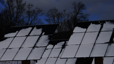 250303_Solarpanel_schnee_innovent.png