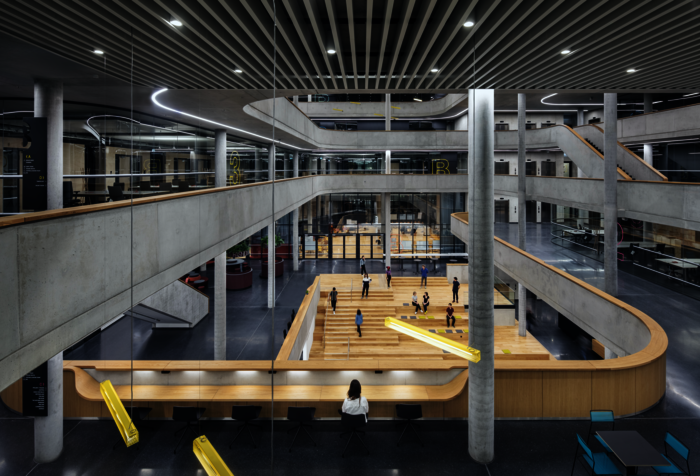 offenes Atrium des Hauptgebäudes Zalando HQ, Berlin,