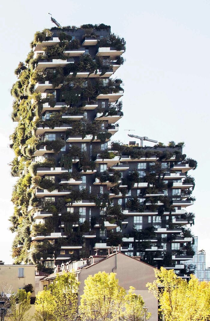 Im Norden Mailands schuf der Architekt Stefano Boeri in einem trostlosen Neuviertel zwei Wohntürme mit schubladenartig herausragenden begrünten Balkonen