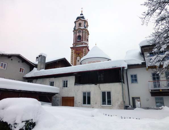 Das Zentrum von Mittenwald am 11.01.2019. Schneeablagerung ohne Verwehung.